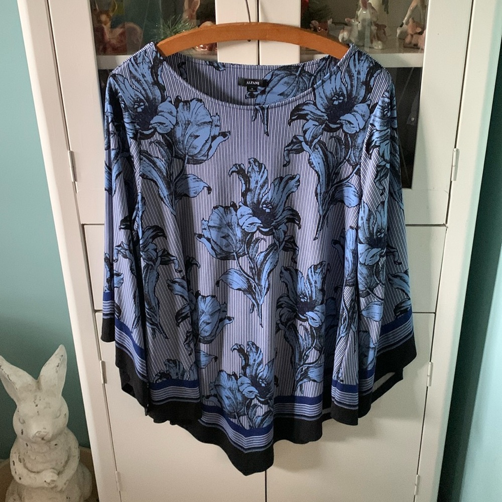Alfani sz 1X top euc floral